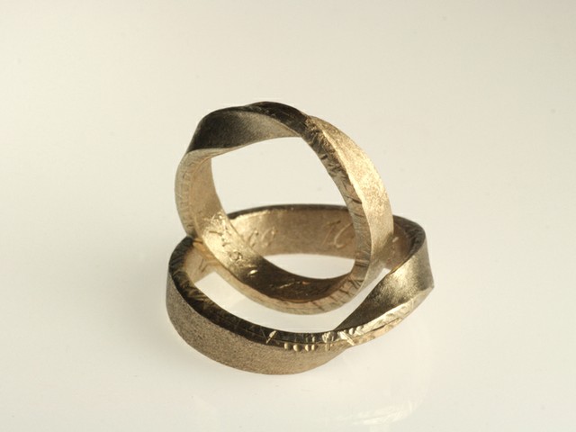 Fedi nuziali particolari: “Skagen”- fedi in oro bianco e oro bianco nickel free, satinate / “Skagen”- White nickel free and white gold rings, satin