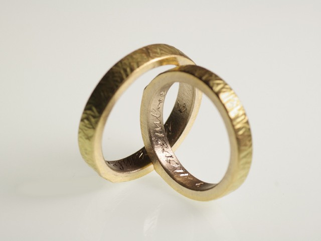 Fedi matrimoniali: “Talita”- Fedi bicolore: dentro oro bianco, fuori oro giallo / “Talita” – Two-coloured rings: white gold inside, yellow gold outside