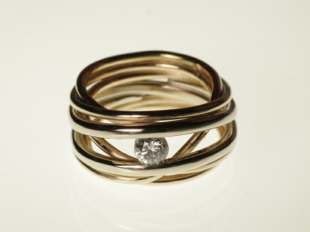 7- “7 Vite”- anello in filo di oro rosa e bianco / “Seven lives” – white and rose gold ring